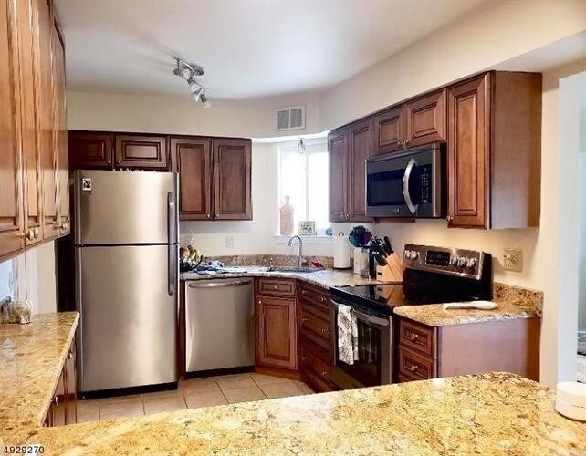 Building Photo - 3005 Revere Ct