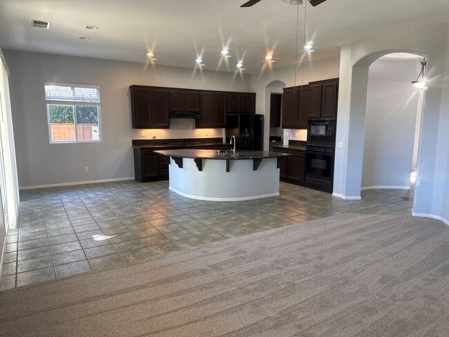 Building Photo - Single Story 4 bed 3 bath for Rent in Temeku Hills