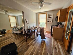 Building Photo - 23 Elm St