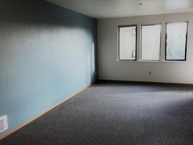 Building Photo - 1 bedroom in Seattle WA 98105