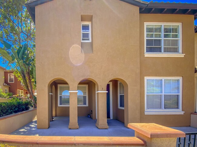 Building Photo - Torrey Highlands 3BR Townhome with Garage