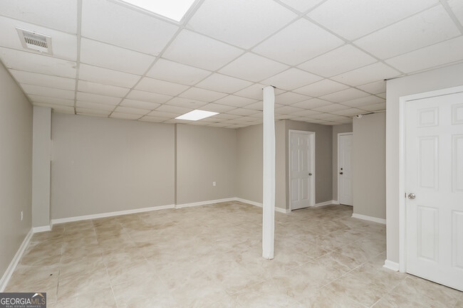 Building Photo - 109 Lost Lake Dr