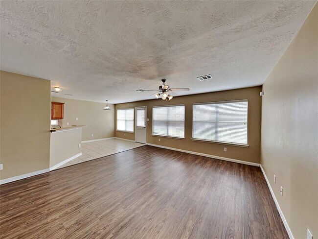 Building Photo - 2617 Las Cruces Cir