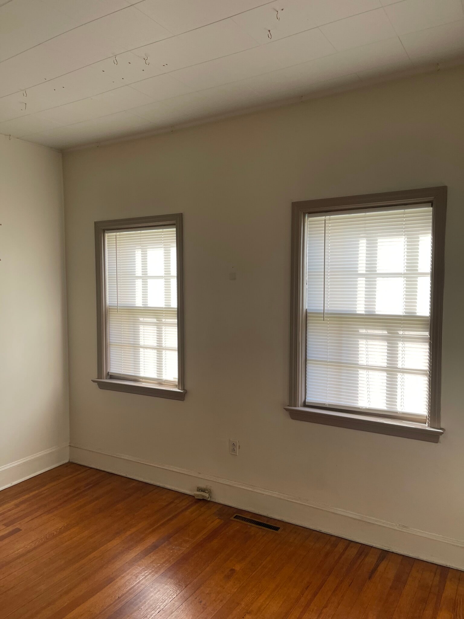 Bedroom 1 - 42 S State St