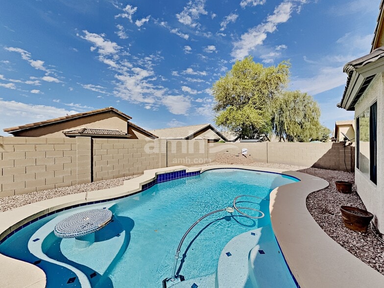 Building Photo - 3804 W Five Mile Peak Dr