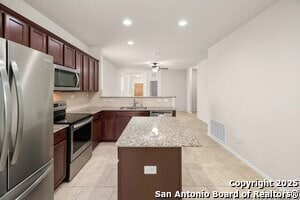 Building Photo - 206 Elderberry