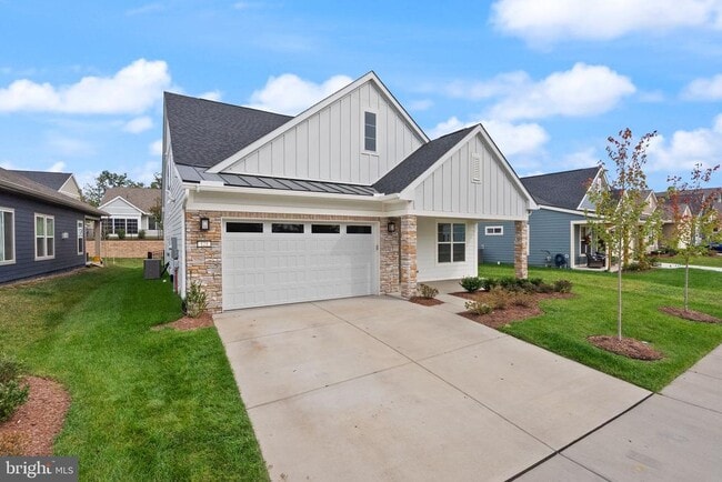 Building Photo - 121 Cowbird St