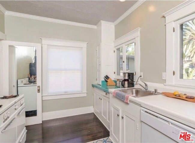 Building Photo - 1315 1/2 Kellam Ave