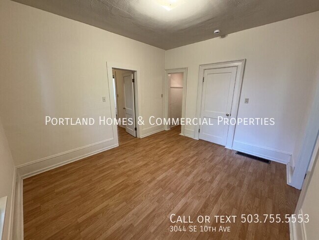 Building Photo - 3044 SE 10th Ave