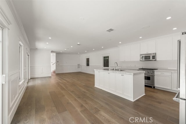 Building Photo - 20701 Dumont St