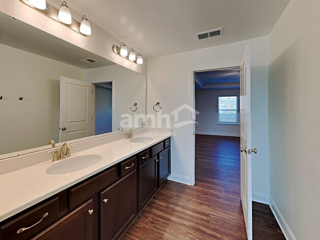 Building Photo - 128 Keyser Dr