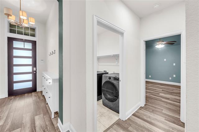 Building Photo - 1523 Carnation St