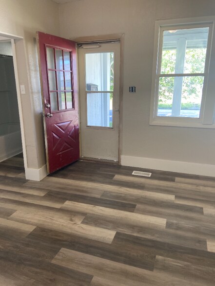 Building Photo - 531 S Meridian St