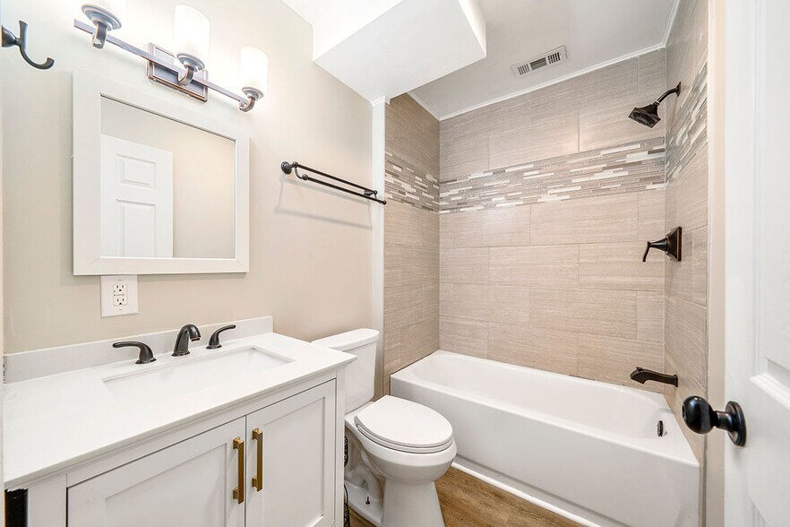 Downstairs Bathroom - 600 Frasier St SE