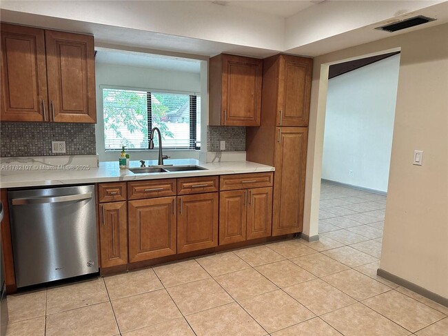 Building Photo - 5828 SW 117th Terrace