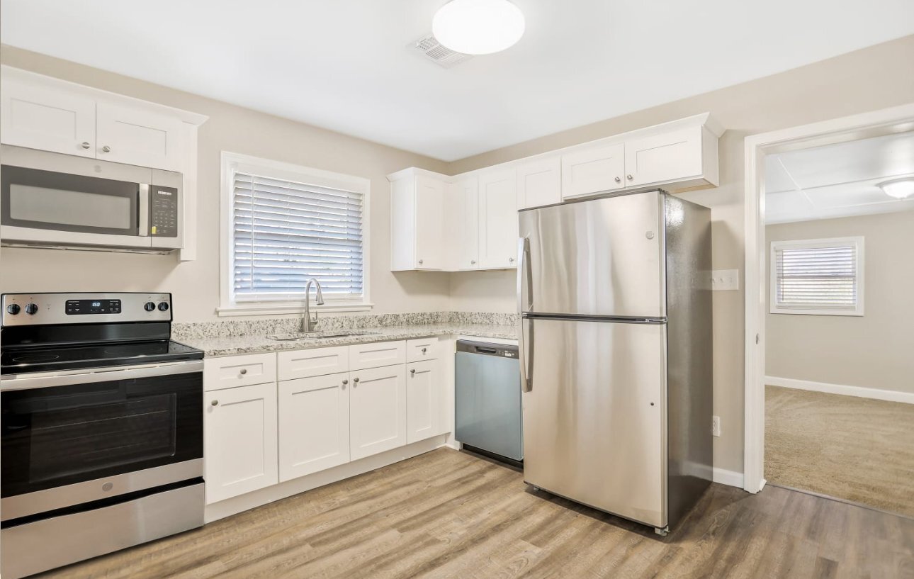 Building Photo - 1972 Glendale Dr