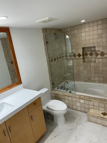 Building Photo - 16300 Golf Club Rd