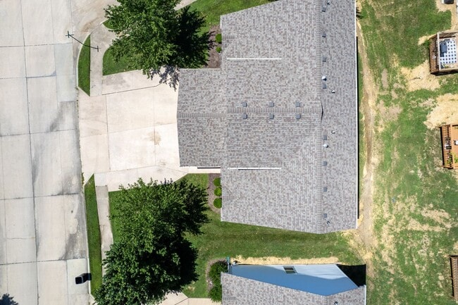 Building Photo - 3531-3533 Prescott Dr.