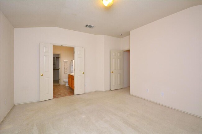 Building Photo - 718 Settlement St