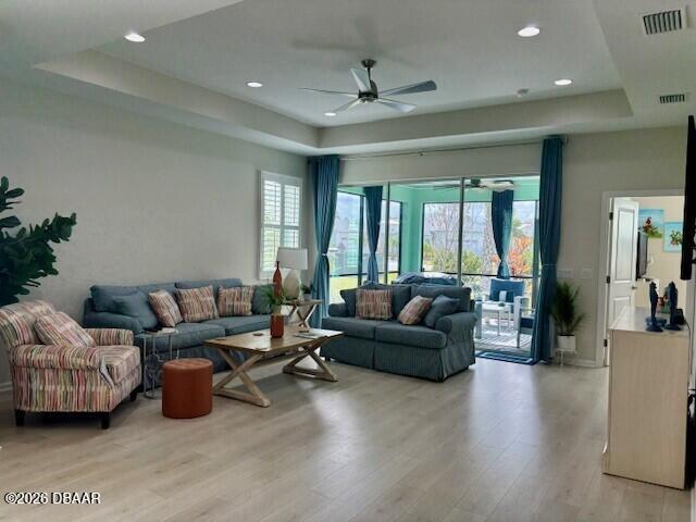 Building Photo - 301 Low Tide Ln