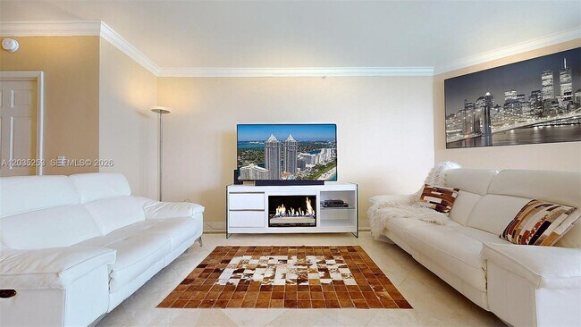 Building Photo - 4779 Collins Ave