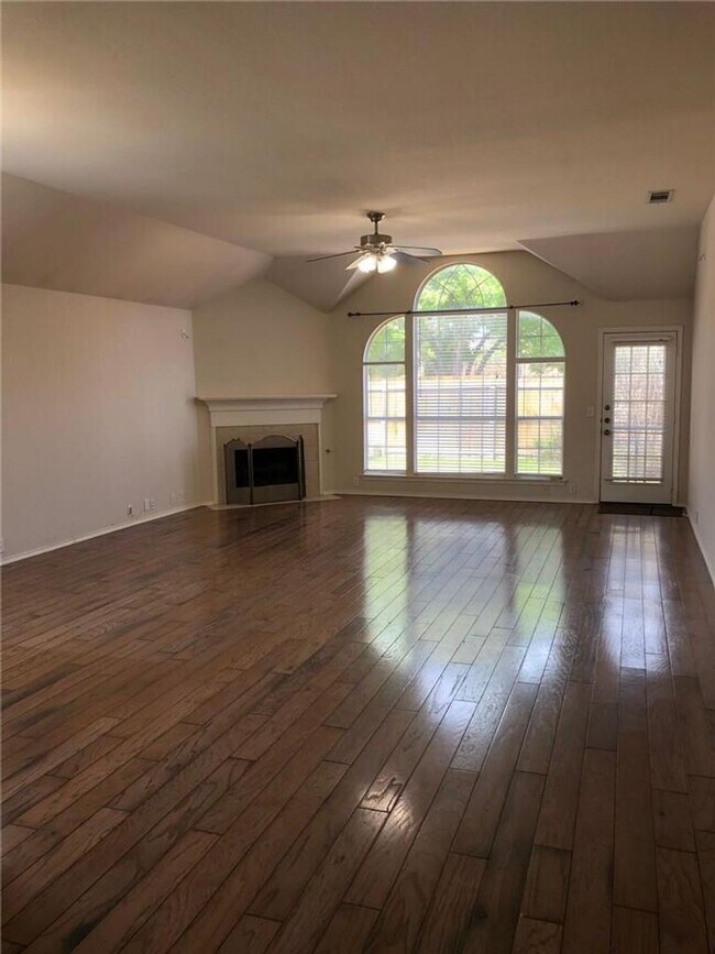 Building Photo - Beautiful 4 Bedroom, 2 Bath Home for Lease in Plano!