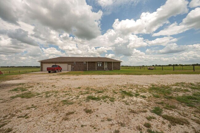 Building Photo - 3 - Bedroom 2 - Bath with 2 - Car Garage