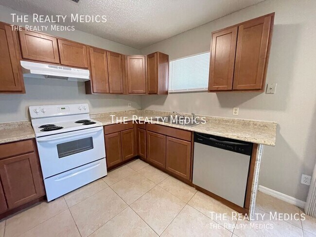 Building Photo - AMAZING 3 Bedroom 2 Bathroom Home In Orlando!