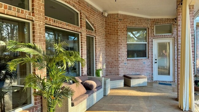 Building Photo - 15216 Saddlewood Dr