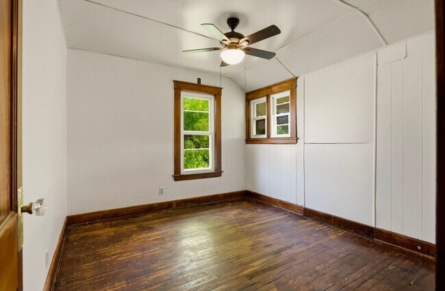 Building Photo - Spacious 3-Bedroom Home with Walk-In Closets!