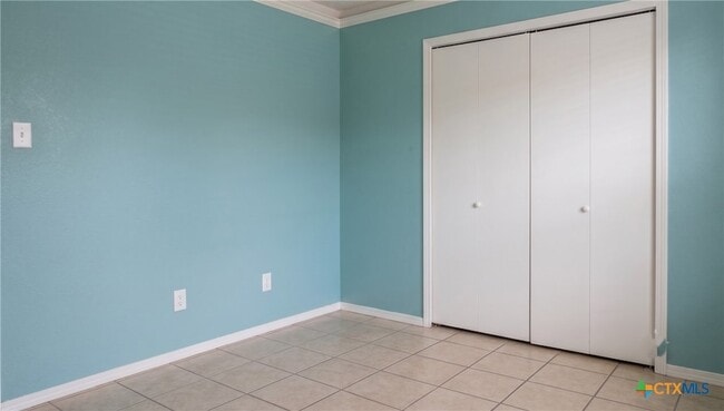 Building Photo - 2404 Fieldstone Dr