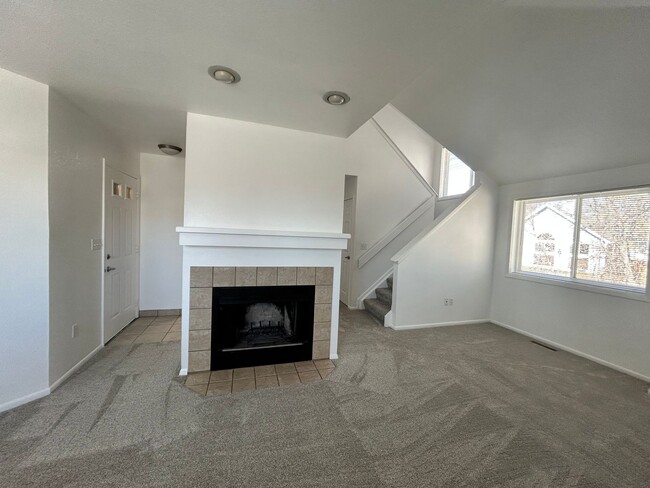 Building Photo - 2-Bedroom Condo Available in Boulder's Kin...