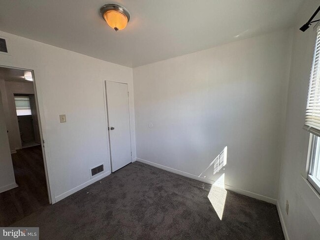Building Photo - 2409 Bloomsdale Rd