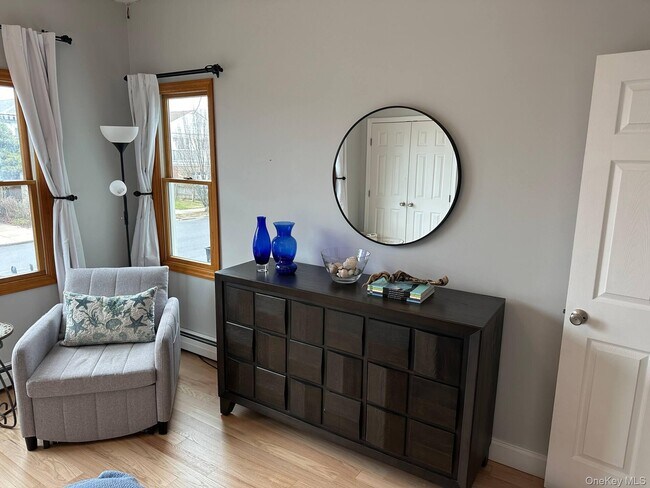 Building Photo - 322 E Beech St