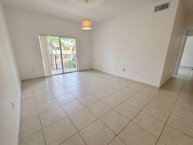 Building Photo - 7240 NW 114th Ave