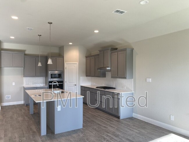 Building Photo - 11525 Nicholson Ln