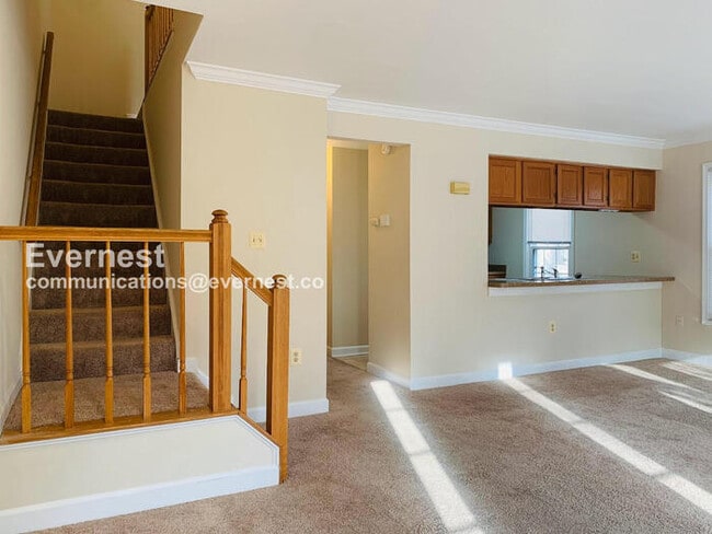 Building Photo - 12132 Salemtown Dr