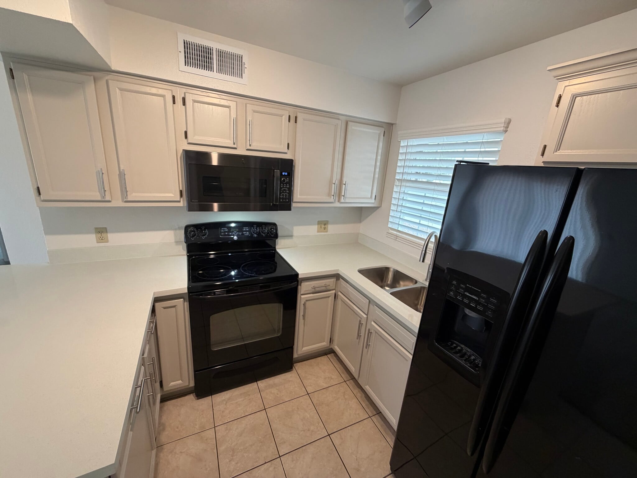 Building Photo - 3439 W Peppertree Ln