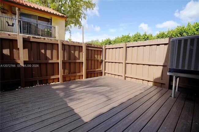 Building Photo - 10196 SW 77th Ct