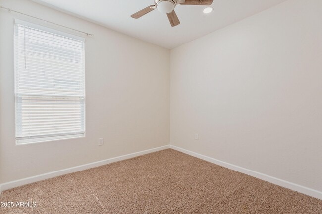 Building Photo - 2055 E Northwood Dr
