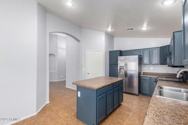 Building Photo - 45127 W Jack Rabbit Trail