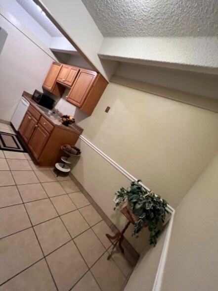 Primary Photo - 800 W Belleview Ave