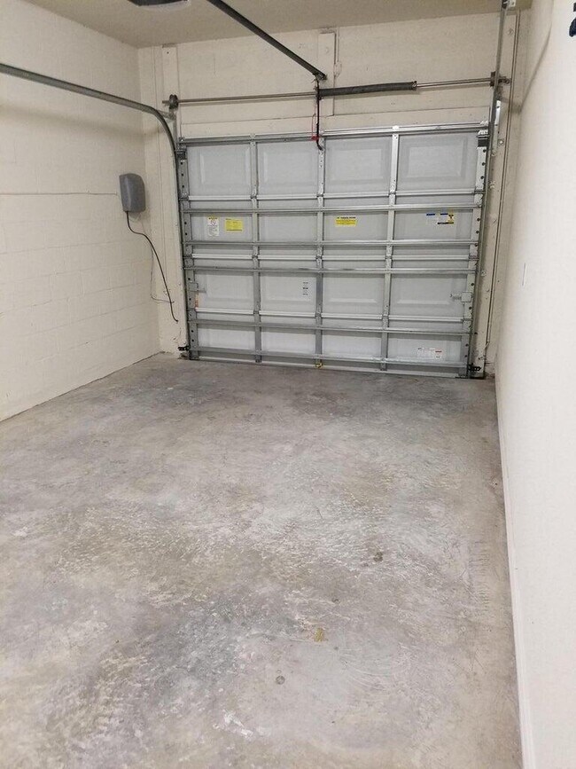 Building Photo - 1217 Dakota Dr