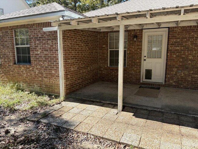 Building Photo - 1508 Beachview Dr