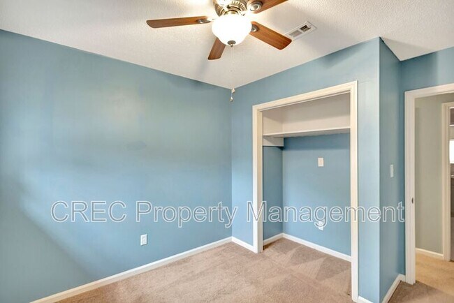 Building Photo - 122 Longleaf Dr