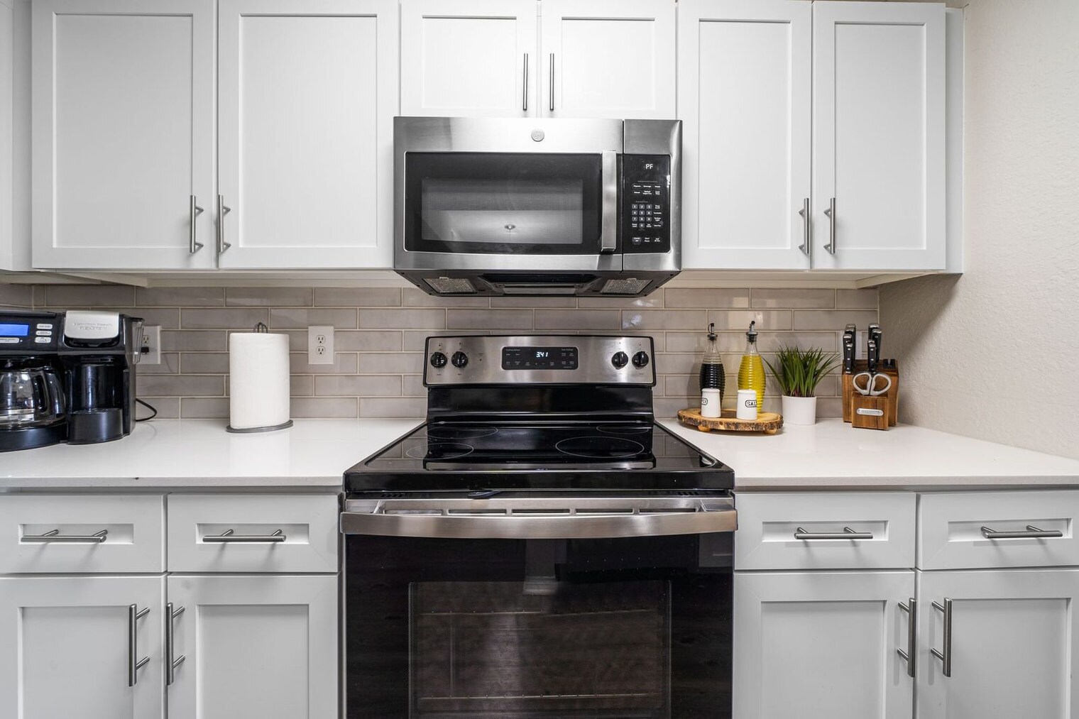 Building Photo - 9874 Montague St