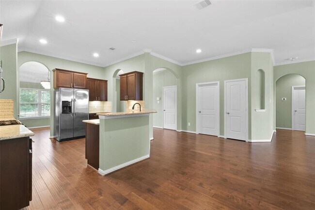 Building Photo - 15606 Kensington Bluff