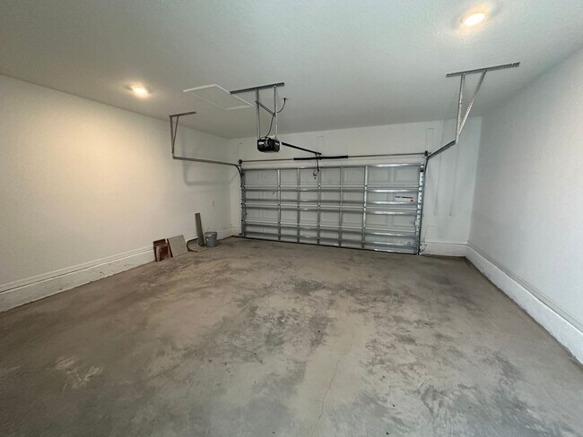 Building Photo - Stunning newly built 3/2.5 Town Home in St...