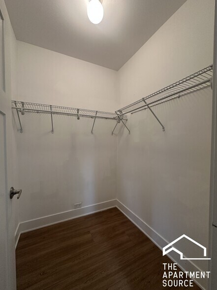 Building Photo - 730 Judson Ave