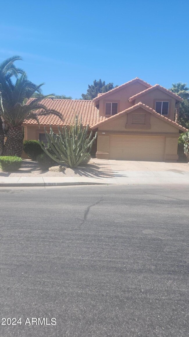 Building Photo - 1683 W Carla Vista Dr